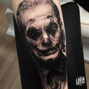 tatuaje_pierna_joker_logiabarcelona_javier_arcia